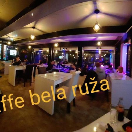 Hotel Bela Ruza Belgrad Zewnętrze zdjęcie