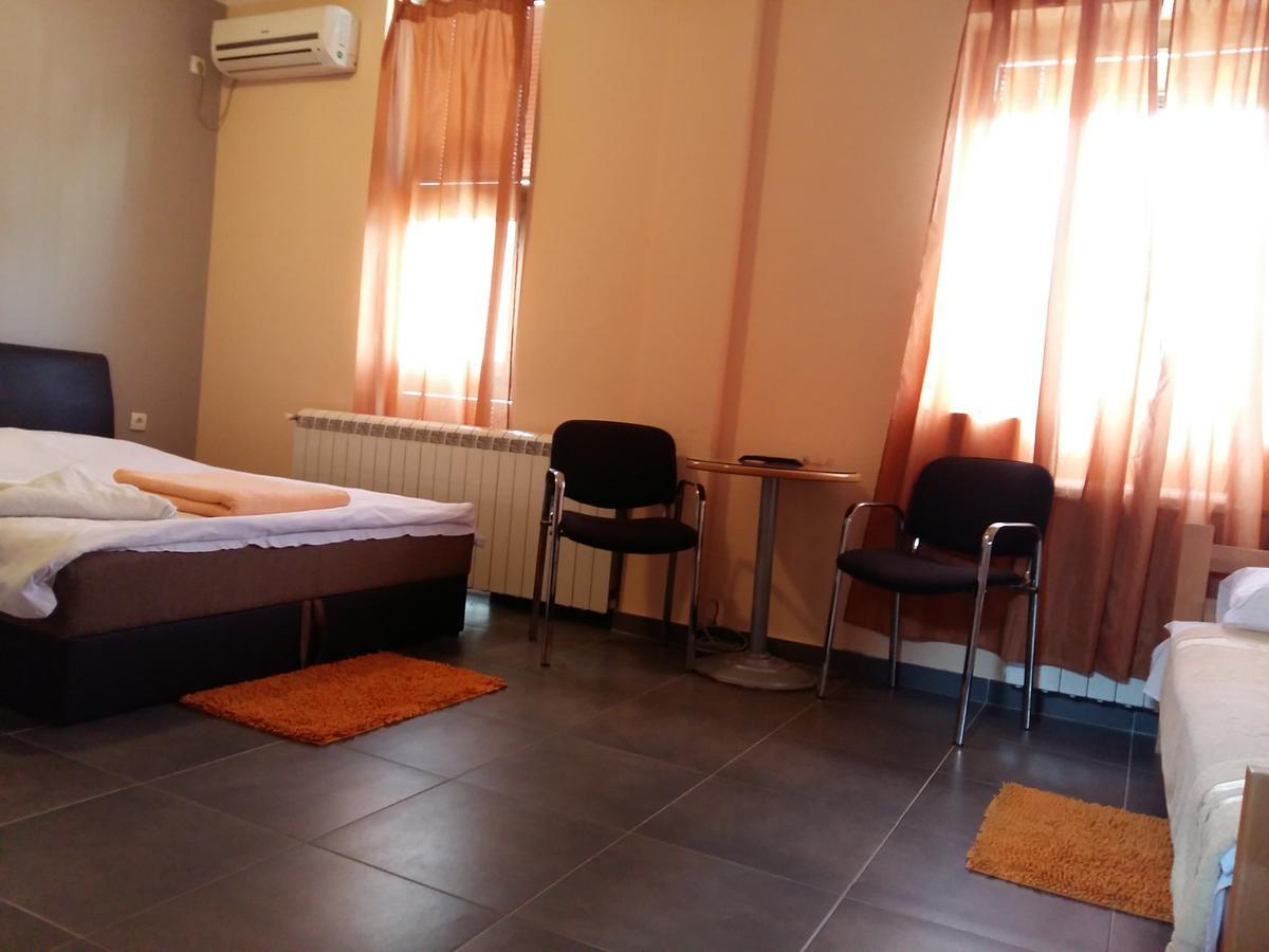 Hotel Bela Ruza Belgrad Zewnętrze zdjęcie